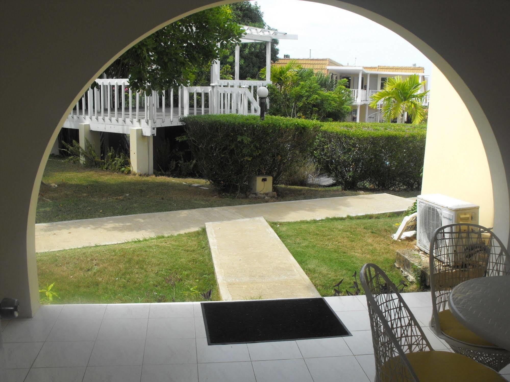 The Atrium At Ironshore Μοντέγκο Μπέυ Εξωτερικό φωτογραφία